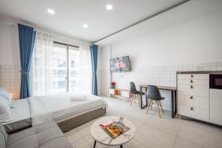 Masteri Millennium Balcony Apartment - District 4 - Ho Chi Minh City - 9