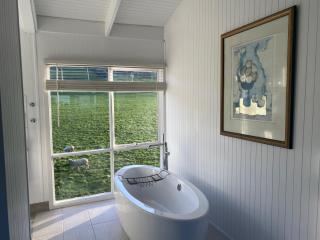 Seacroft Beach House - Sugarloaf - 9