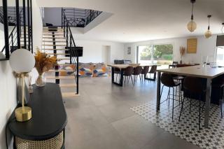 Maison de 200 m2, 5 minutes à pieds de la plage de Luzéronde - LʼHerbaudière - 0