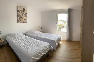 Maison de 200 m2, 5 minutes à pieds de la plage de Luzéronde - LʼHerbaudière - 1