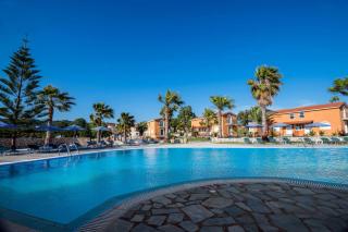 Βessie's Village - 0