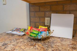 2BR Penthouse Condo - 2 Pools - Close to the Strip - Stairs Required - FREE TICKETS INCLUDED - FHC-24 - Branson - 2