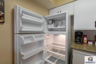 2BR Penthouse Condo - Near the 76 Strip - Pool - Stairs Required - FREE TICKETS INCLUDED - CLD-11 - Branson - 3