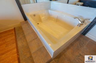 1BD King Condo with 2 Person Jacuzzi Tub - Near The Strip - FREE TICKETS INCLUDED - T1-9 - Branson - 7