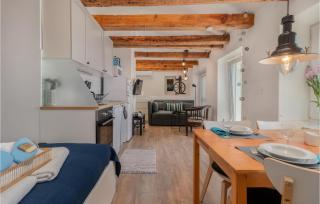 Beautiful Apartment In Novi Vinodolski - Novi Vinodolski - 9