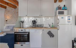 Awesome Apartment In Novi Vinodolski With Wifi - 2