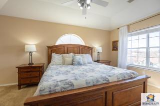 3 BR Condo - Near the Strip - Jacuzzi Tub - Stairs Required - FREE TICKETS INCLUDED - CH4-5 - Branson - 8