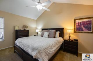 3 BR Condo - Near the Strip - Jacuzzi Tub - Stairs Required - FREE TICKETS INCLUDED - CH4-5 - Branson - 6