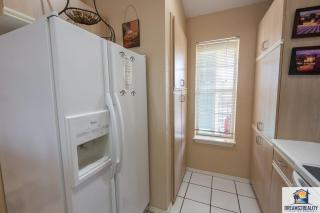 3 BR Condo - Near the Strip - Jacuzzi Tub - Stairs Required - FREE TICKETS INCLUDED - CH4-5 - 2