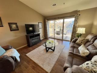 1BR Walk-In Condo Near Pointe Royale - FREE TICKETS INCLUDED - GS32-24 - Branson - 9