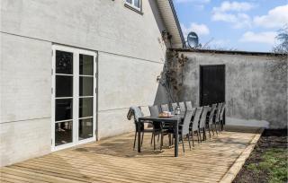 Awesome Home In Humble With Wifi - Humble - 1