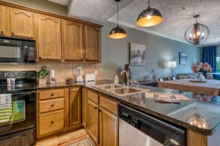 2BR Condo - Dock for Fishing - Jacuzzi Tub - FREE TICKETS INCLUDED - MJ4-130 - 7