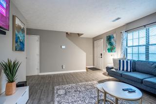 Vibrant & peaceful home in Atlanta with Pool Table by Deity Villas - Atlanta - 7