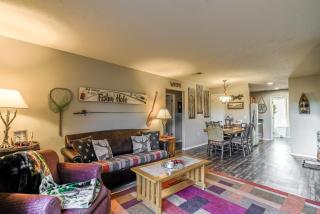 3BR Near the Strip - Outdoor Pool - FREE ATTRACTION TICKETS - Stairs Required (VIN2954-6) - 0