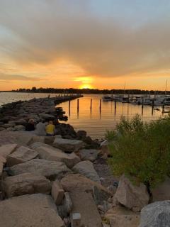 Borough Beach Apartment - 0