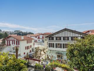 Appartement à 200 m de la plage avec terrasse et parking, au cœur des commerces et restaurants - FR-1-2-426 - Hendaye - 0