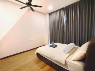 Regalia Suite & Residences (Infinity Pool with KL City View) - 2