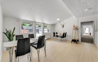 8 Bedroom Cozy Home In Henne - Henne - 4