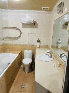 Golden Valley Hotel - 6