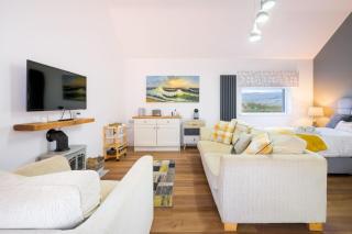 The Willows Studios - 2