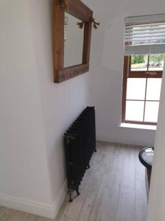 St Patrick's Cottage - - 7