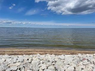 Waterfront Cottage near Lambeau and Door County! - Green Bay - 0