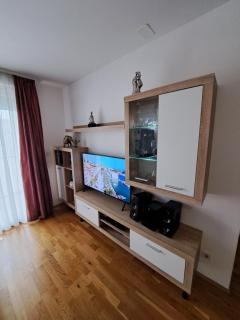 Mariposa, apartment with balcony, private parking in the garage, Near the biggest shopping center Mall of Split - 2