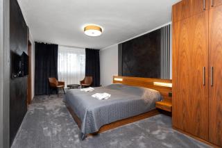 GARDEN Restaurant & Pension - Pardubice - 0