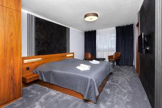 GARDEN Restaurant & Pension - Pardubice - 6