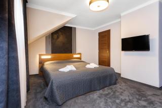GARDEN Restaurant & Pension - Pardubice - 4