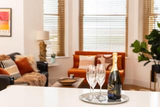 Stunning 2 Bed Apartment Sea Views and Parking - Worthing - 3