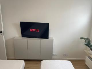 APARTAMENT 4 bed 2 room WARSAW - 1