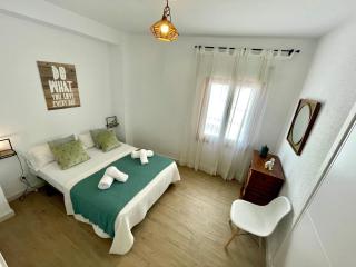 GATU Villa Cielo y Mar junto la playa, terraza , wifi y vista al mar ," Preferente mayores de 25 años y familias " - 2