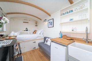 The Shepherd's Hut - Penzance - 7