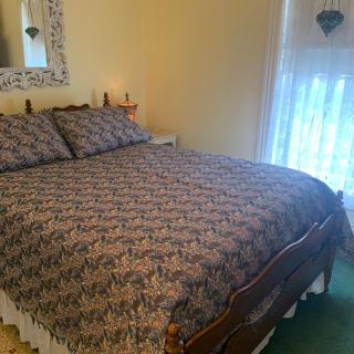 Innisfree Bed & Breakfast - South Bend - 1