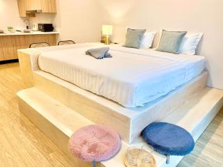 Deco Home @ Aru Suites - 4