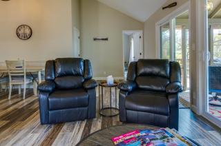 Walk to Lake Osage Beach Home with Grill! - Osage Beach - 6
