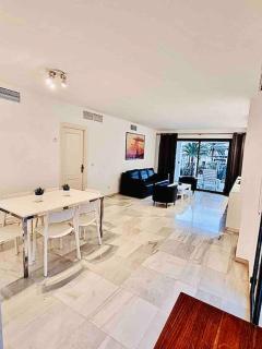 PUERTO BANUS, 2 ROOMS, POOL AND PRIVATE PARKING. - 8