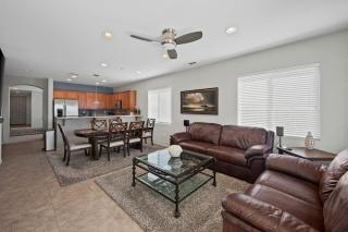 Walking distance to Coachella and Stagecoach with 4 bedrooms - Indio - 5