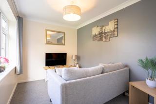 Raymond James Accommodation, sleeps up to 7, free parking, full amenities and garden - Peterborough - 7