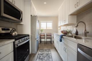 Seashore Suites by AvantStay Modern Comfort Steps from La Jolla Cove - 2