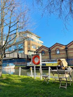 Portobello Dock Canalside Apartment - Londra - 9