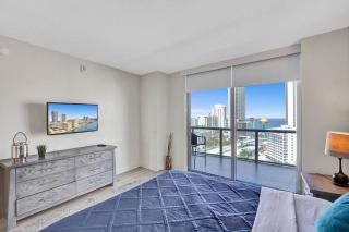 Luxury condo with ocean view 4Bedrooms 3Bathrooms - Hallandale Beach - 3