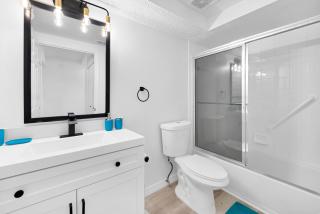 Luxury Condo, 90-day MINIMUM STAY -LESS DECLINED!!!, Gated, 4 mi Vanderbilt Beach - 5