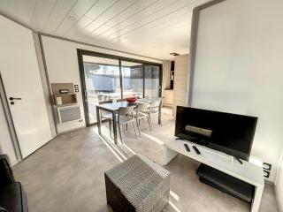 Chalet cosy avec terrasse, 6 couchages, piscine chauffée, proche plage et commerces - FR-1-361-477 - 9