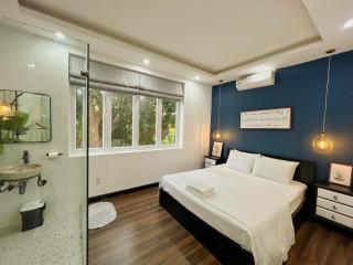 4 Bedrooms Villa in Vung Tau-Contemporary Greenhouse Garden Villa With Pool - Vung Tau - 1