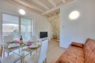 Golden & Sunflower Terrace Apartments - Happy Rentals - Leggiuno - 0