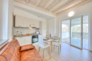 Golden & Sunflower Terrace Apartments - Happy Rentals - Leggiuno - 8
