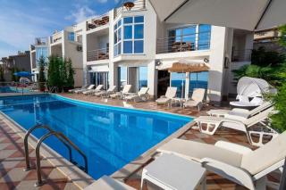 Seafront Villa with Private Pool in Dobra Voda, Montenegro - Bar - 8