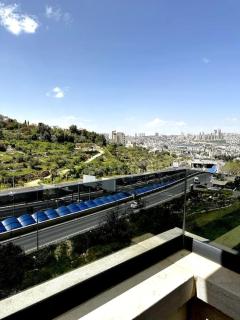 Stylish and spacious 3BR apartment in the heart of Jerusalem! اهلا وسهلا - 3